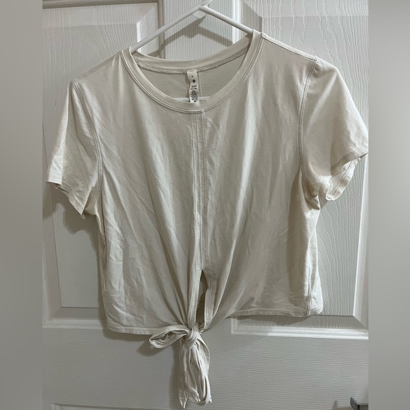 lululemon athletica Tops - Women’s Lululemon Short Sleeve Shirt with Tie Wrap Size 6